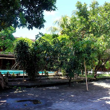Budhi Beach Inn Kuta  Ngoại thất bức ảnh