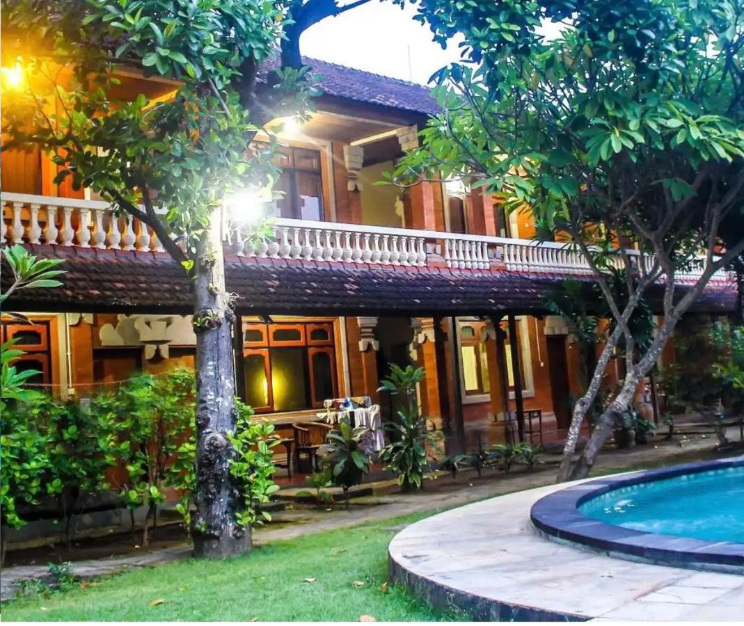 Budhi Beach Inn Kuta  Ngoại thất bức ảnh