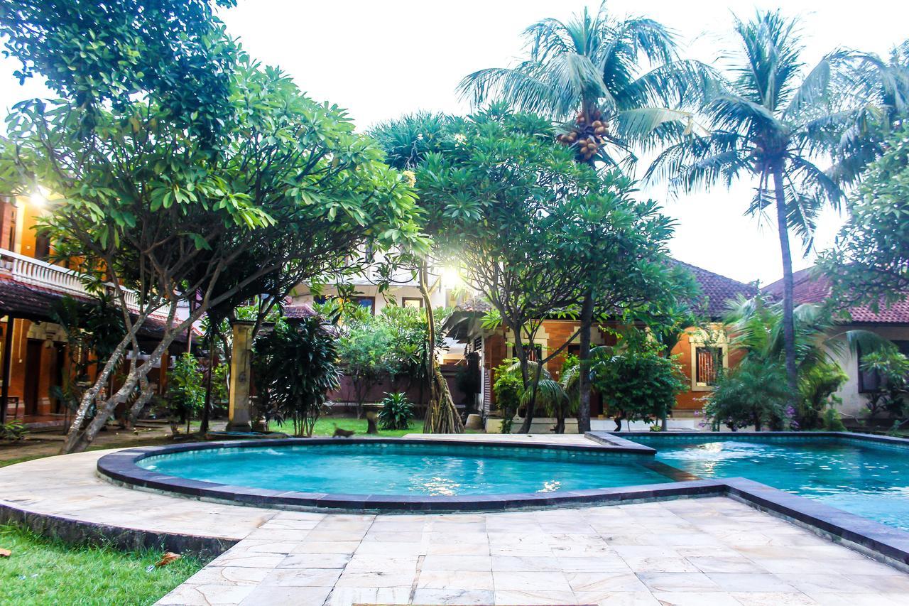 Budhi Beach Inn Kuta  Ngoại thất bức ảnh