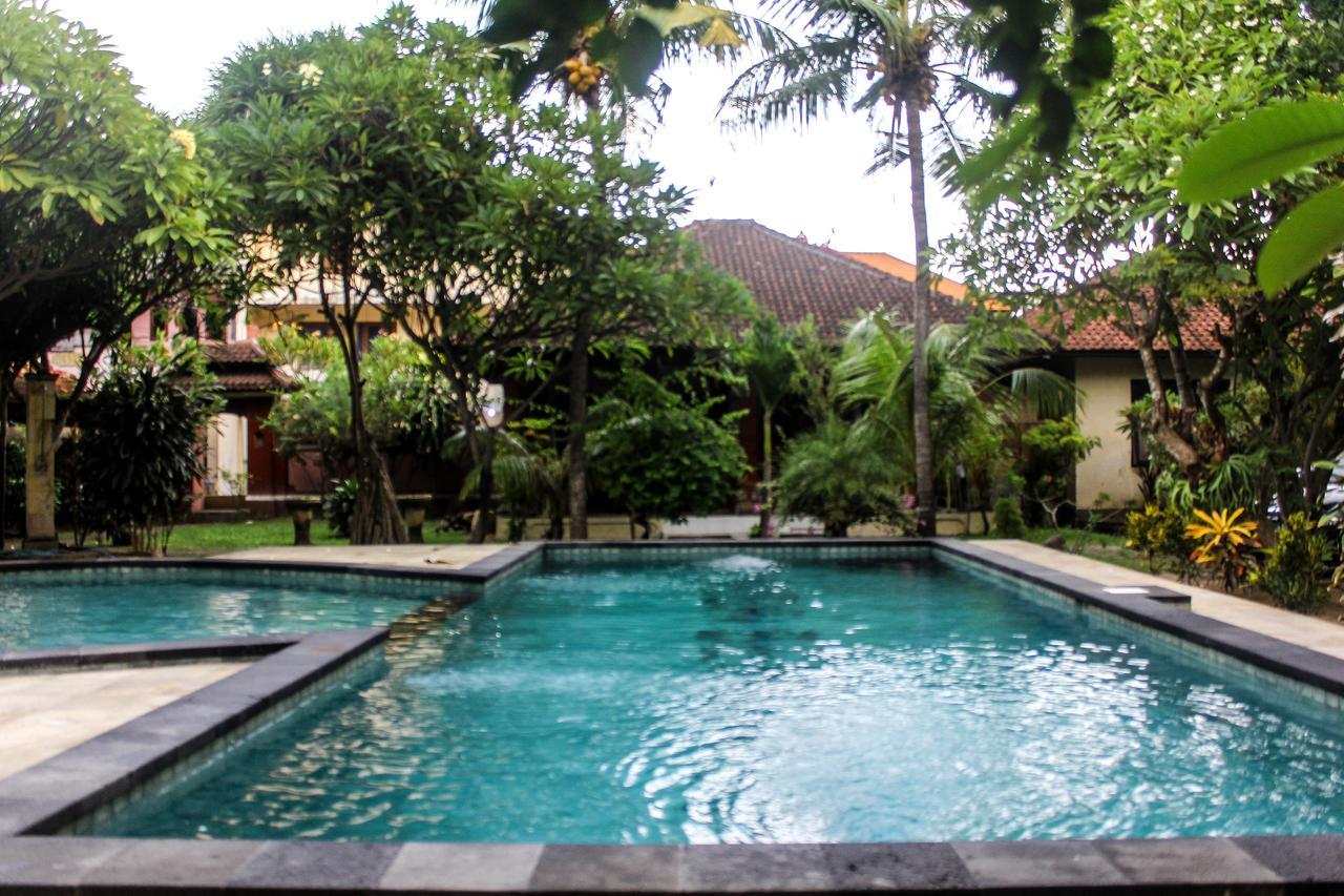 Budhi Beach Inn Kuta  Ngoại thất bức ảnh