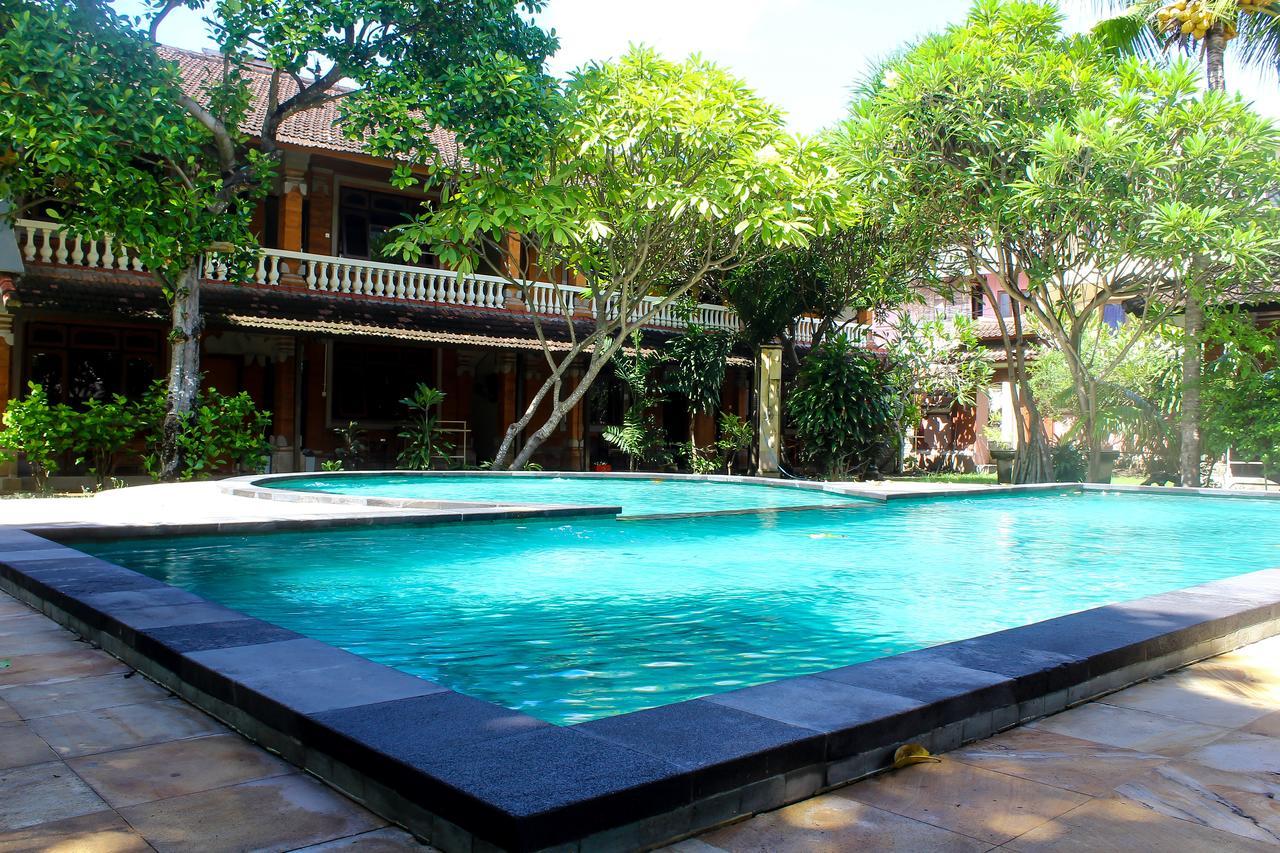 Budhi Beach Inn Kuta  Ngoại thất bức ảnh