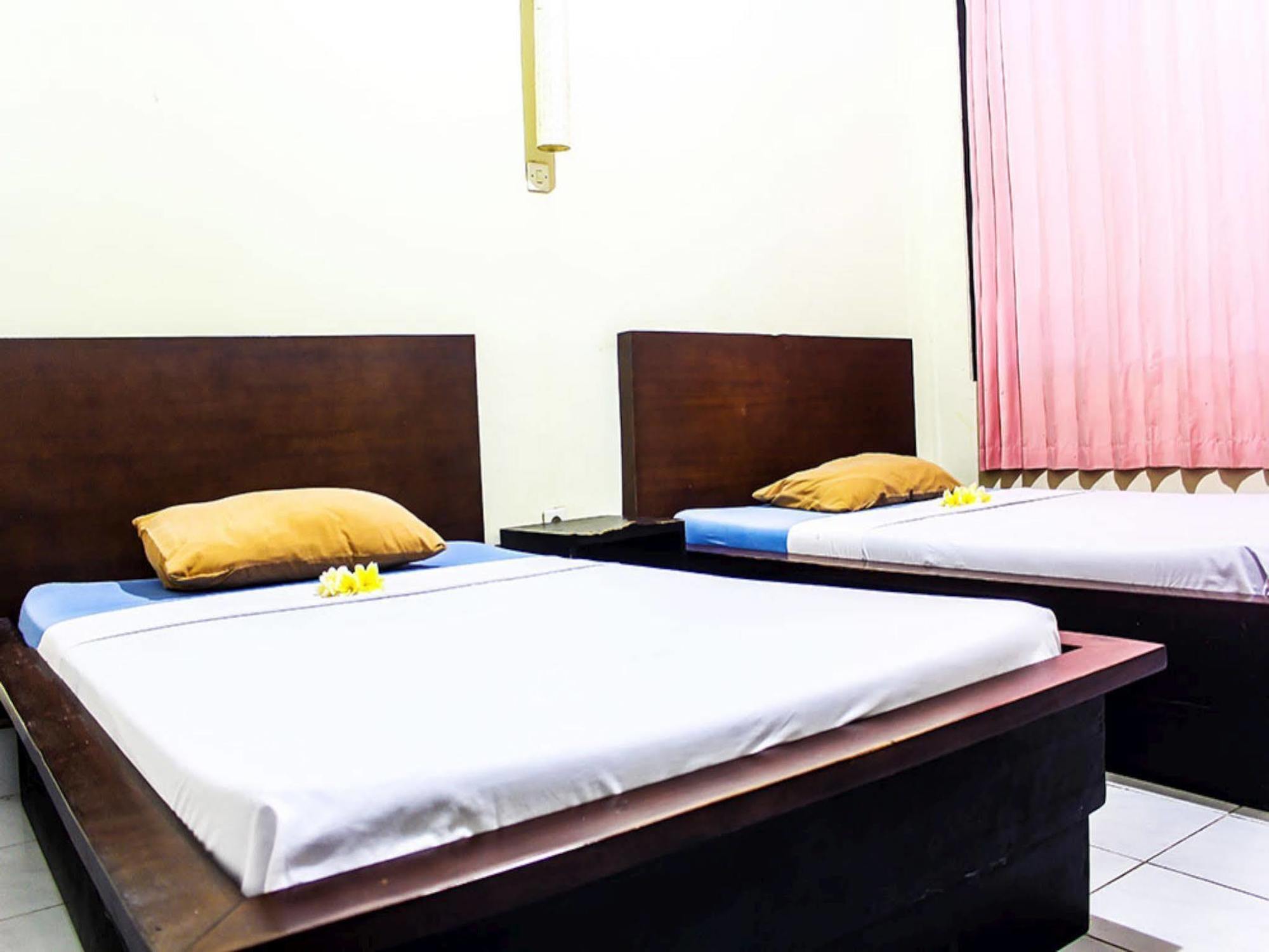 Budhi Beach Inn Kuta  Ngoại thất bức ảnh