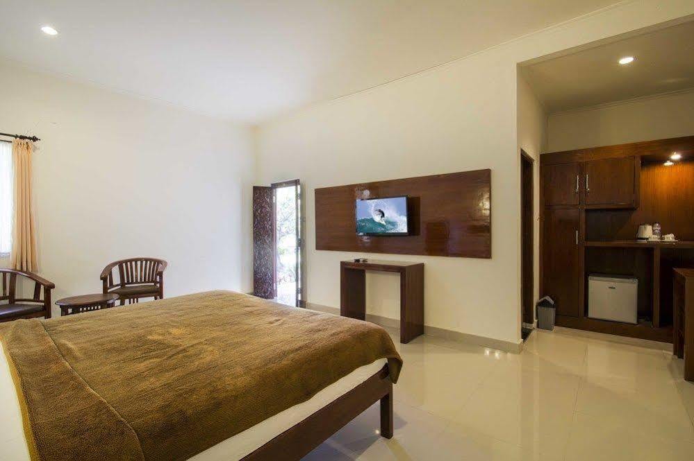Budhi Beach Inn Kuta  Ngoại thất bức ảnh